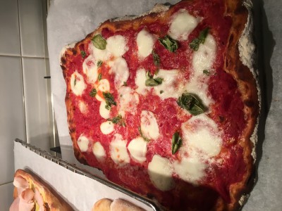 Margherita con ciliegine di bufala